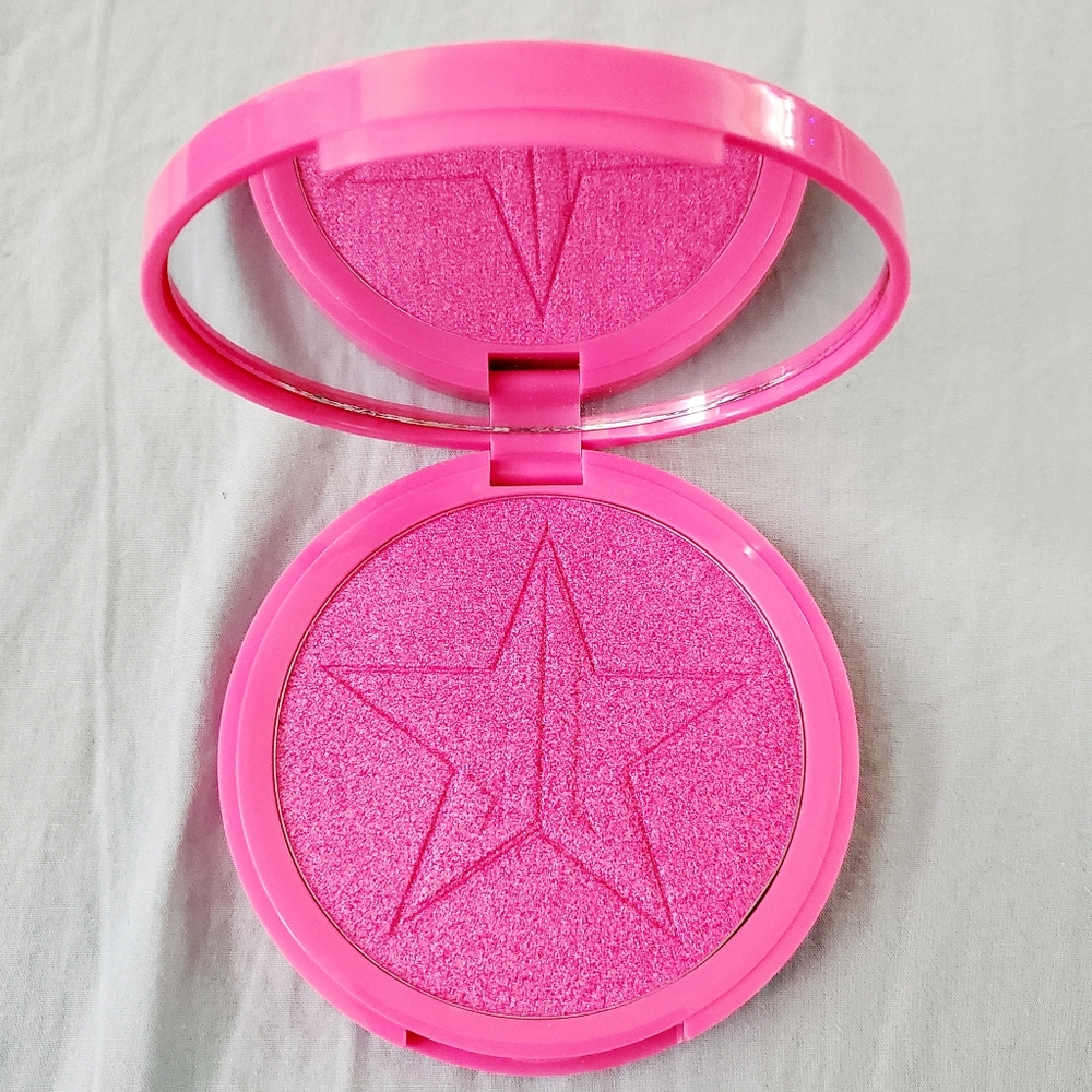 JSC Skin Frost in 'Regina George'